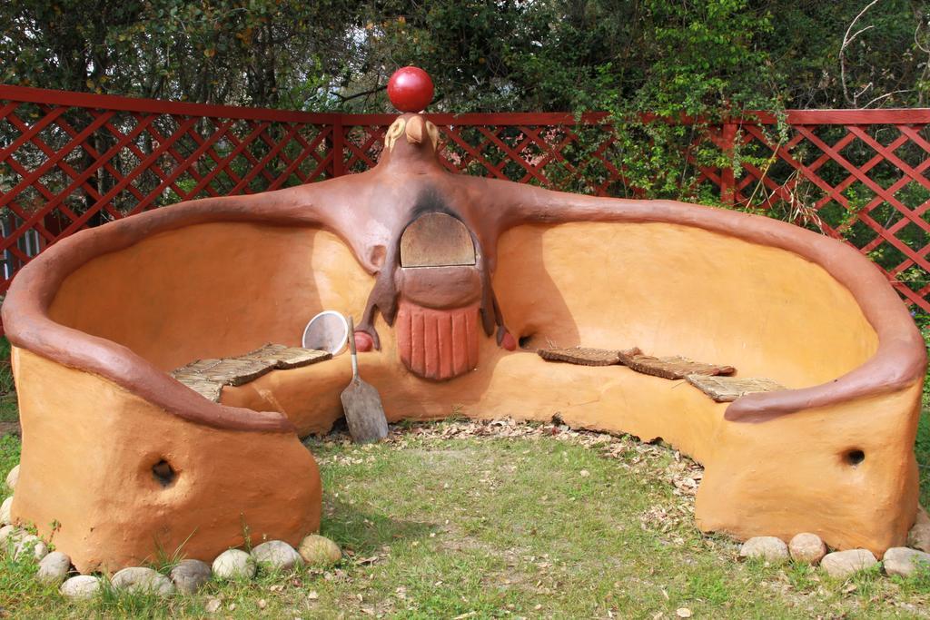 מלון גייזרוויל Hobbit Hut מראה חיצוני תמונה