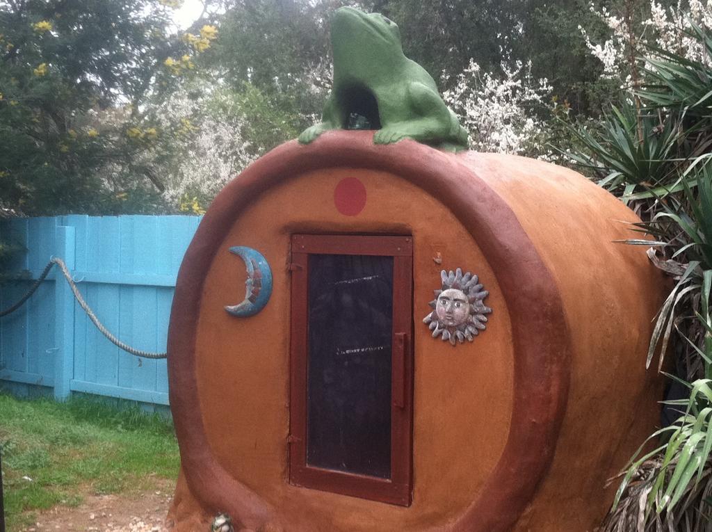 מלון גייזרוויל Hobbit Hut מראה חיצוני תמונה