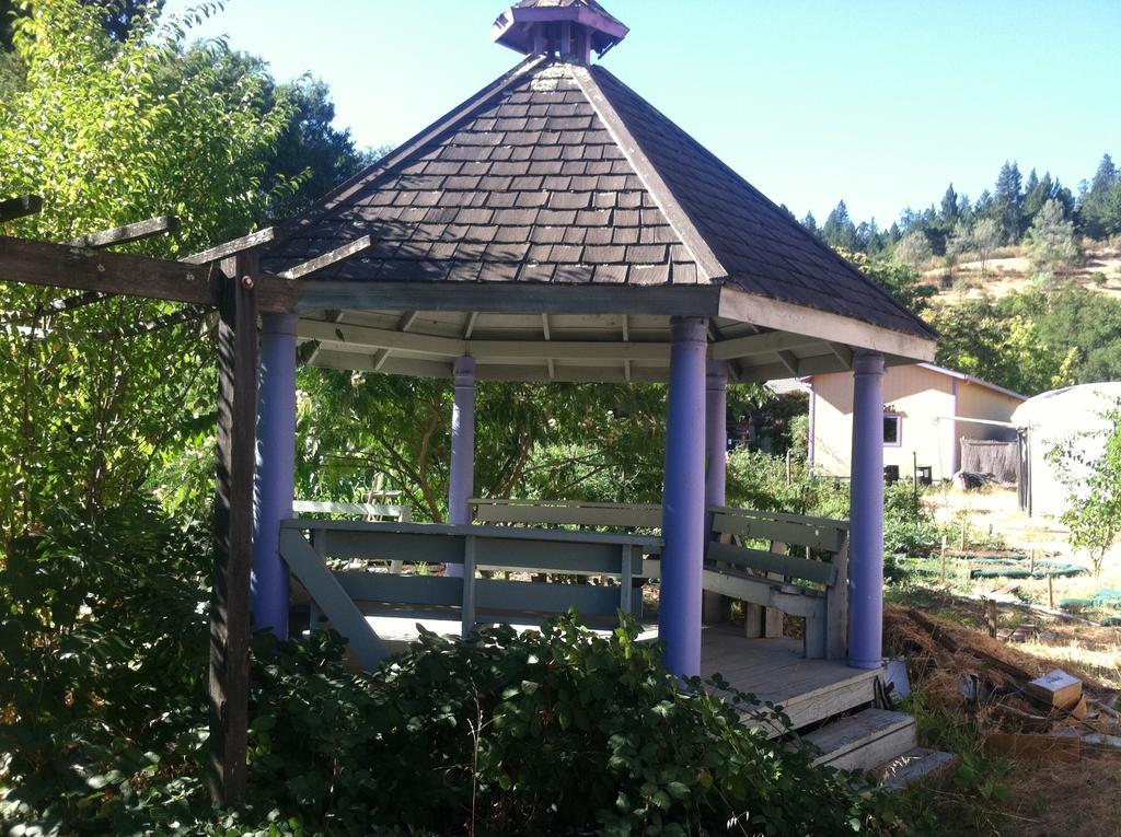 מלון גייזרוויל Hobbit Hut מראה חיצוני תמונה